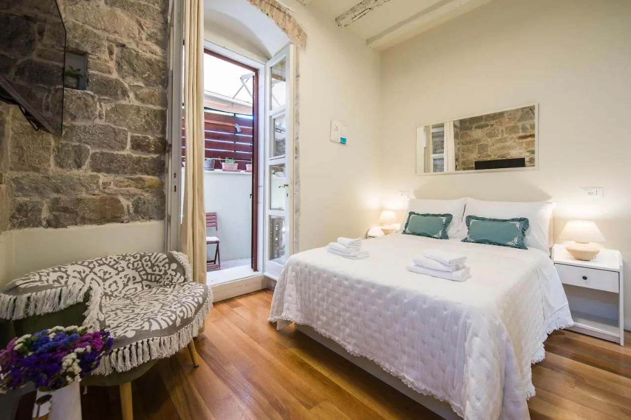 Hidden Luxury Residence 2Br With Terrace Split 0*,