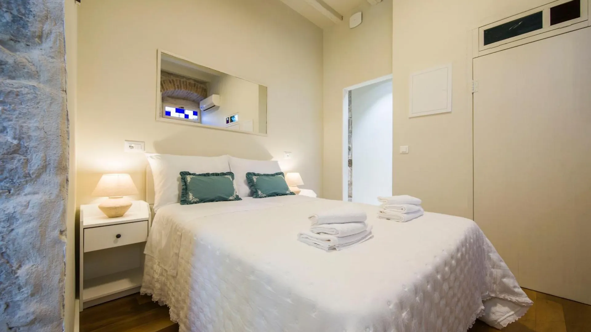 Hidden Luxury Residence 2Br With Terrace Split